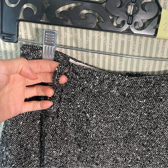 CONSIGNED @SF FERRRY BUILDING Tuatara Italian Plaid Skirt Grey tweed, green - Picture 7 of 11